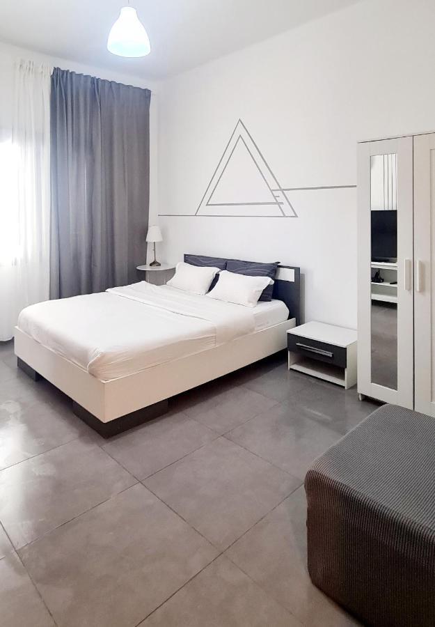 Nice Apartments On Ben Yehuda Str Tel Aviv Exterior photo