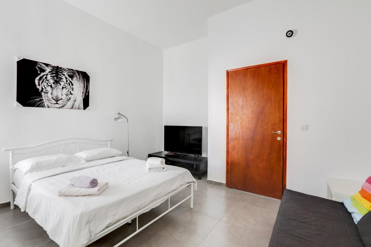 Nice Apartments On Ben Yehuda Str Tel Aviv Exterior photo